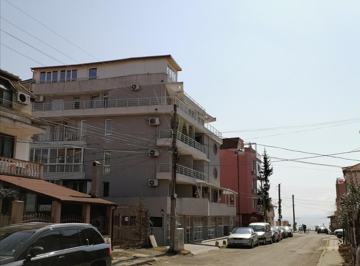Апартамент Даскала С Паркомясто Burgas Exteriör bild