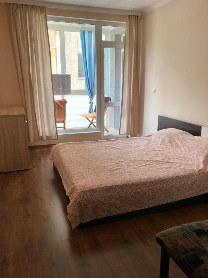 Апартамент Даскала С Паркомясто Burgas Exteriör bild