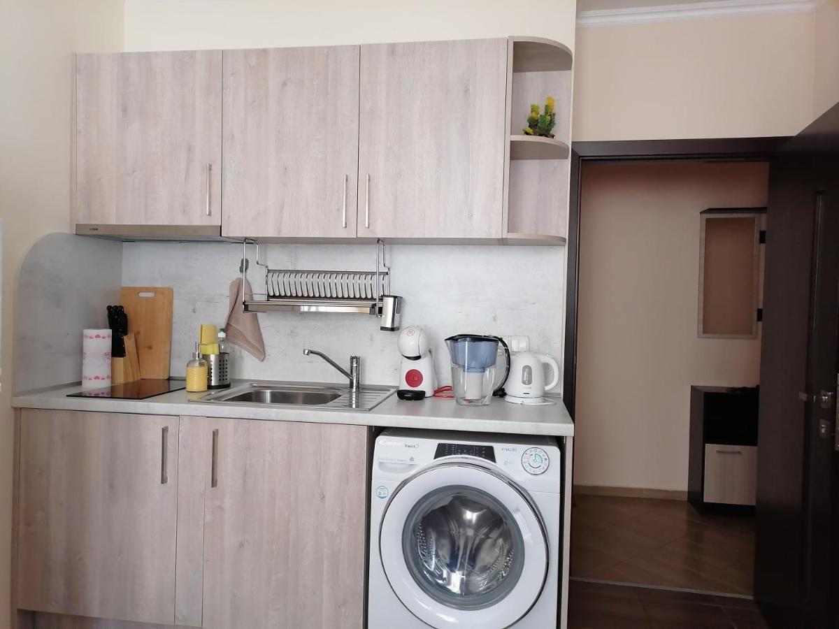 Апартамент Даскала С Паркомясто Burgas Exteriör bild